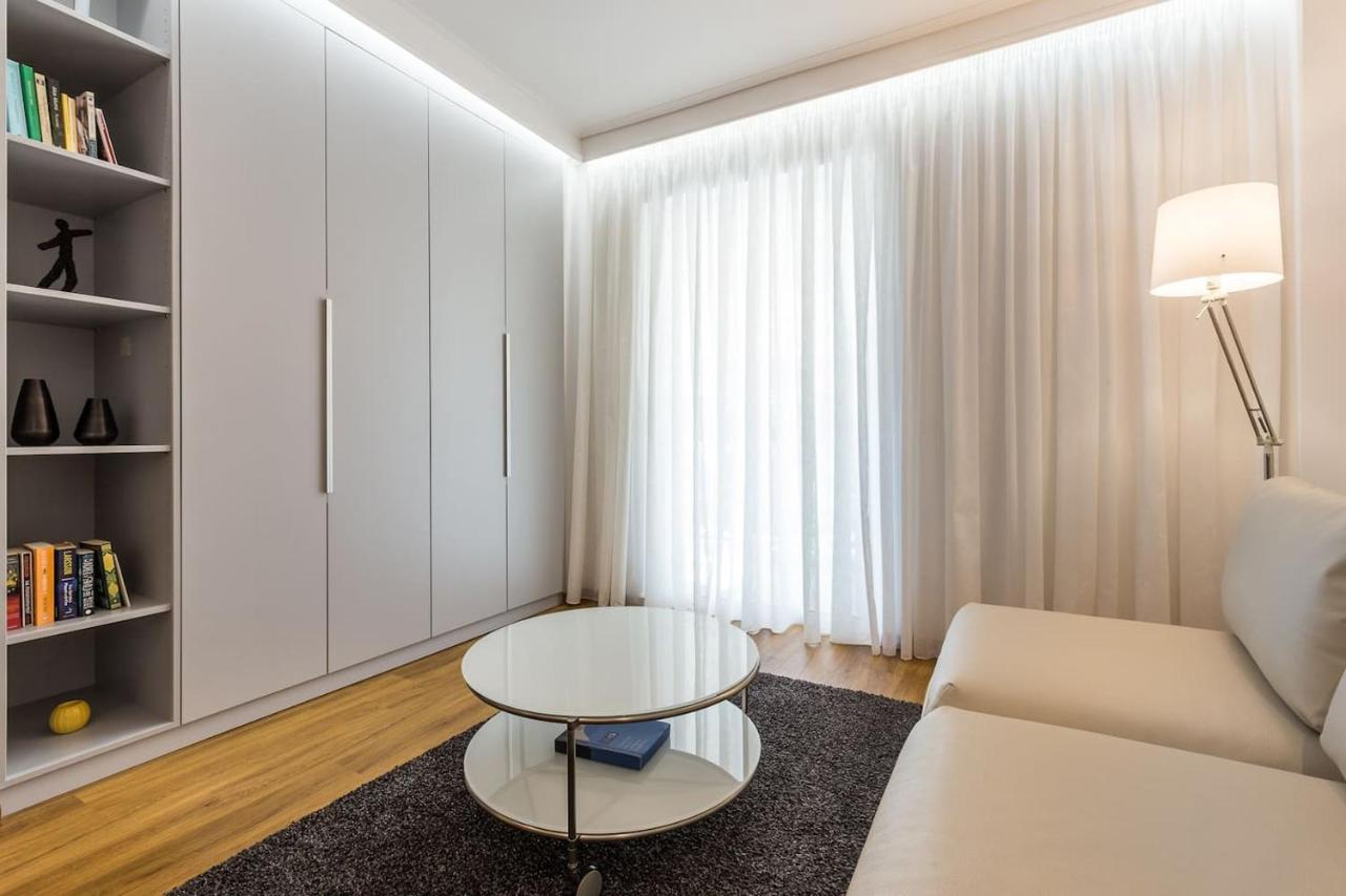 Elegant Apartment W Great Balcony In Vouliagmeni Aten Exteriör bild