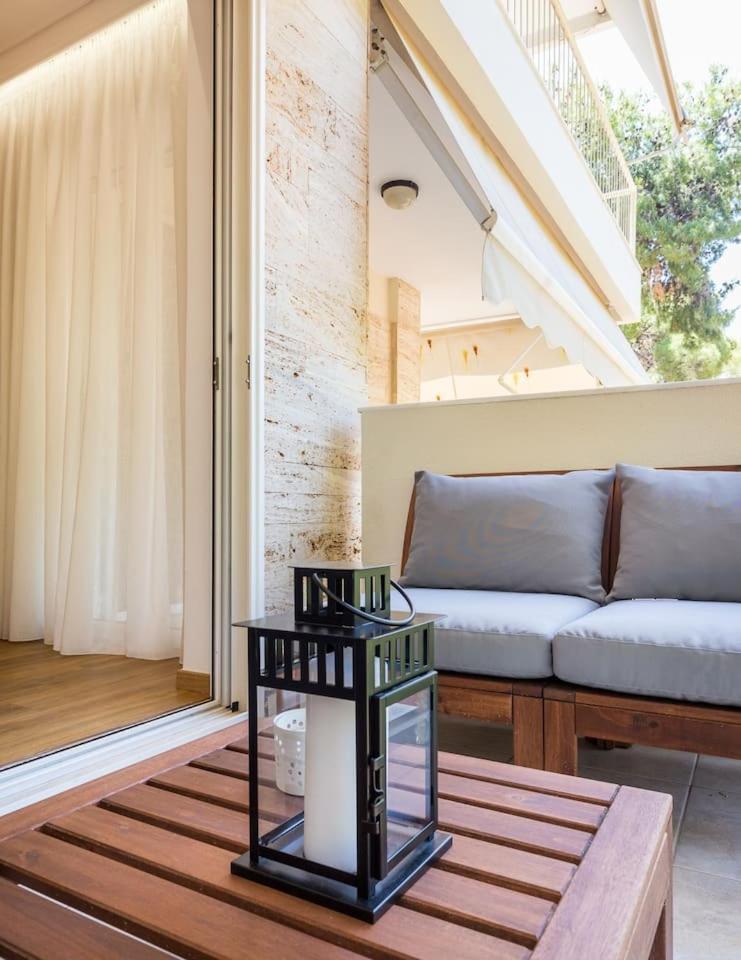 Elegant Apartment W Great Balcony In Vouliagmeni Aten Exteriör bild