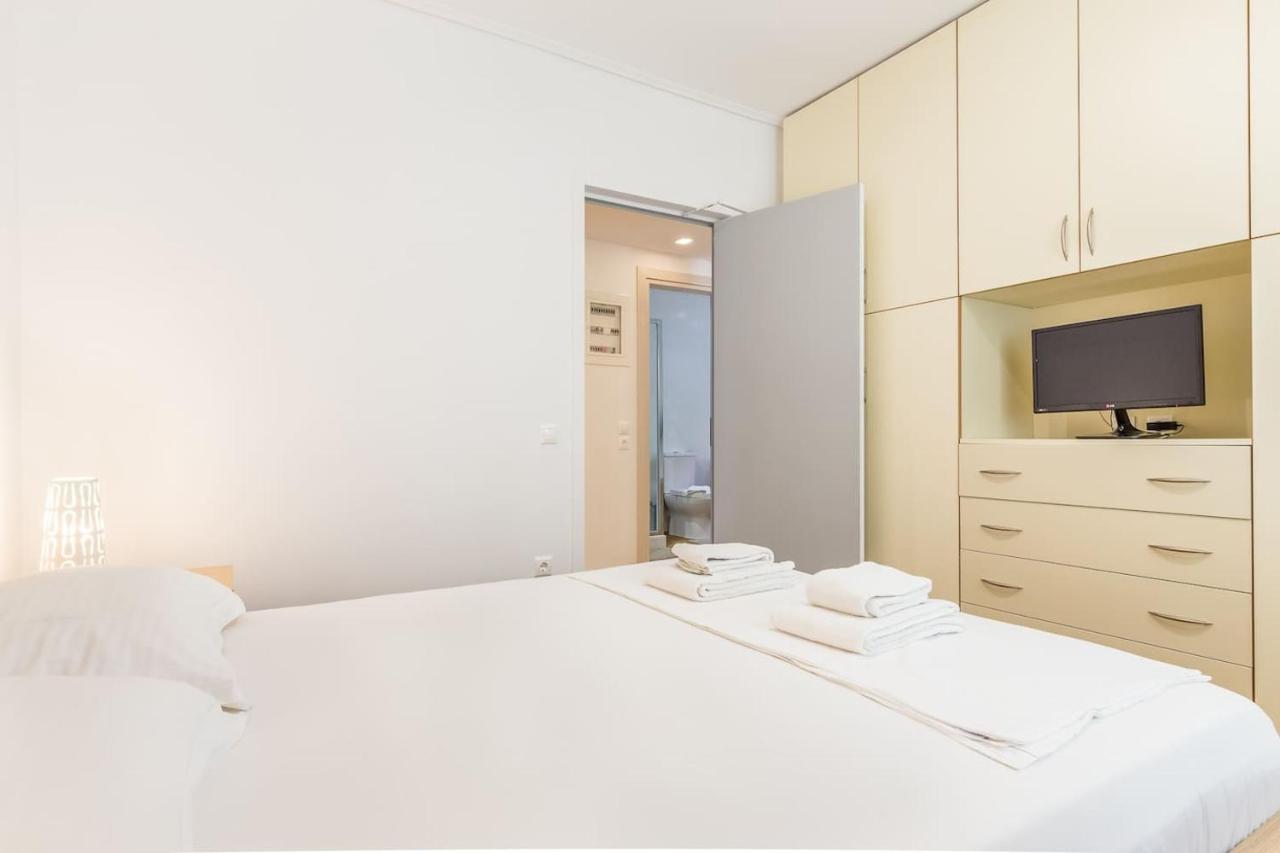 Elegant Apartment W Great Balcony In Vouliagmeni Aten Exteriör bild
