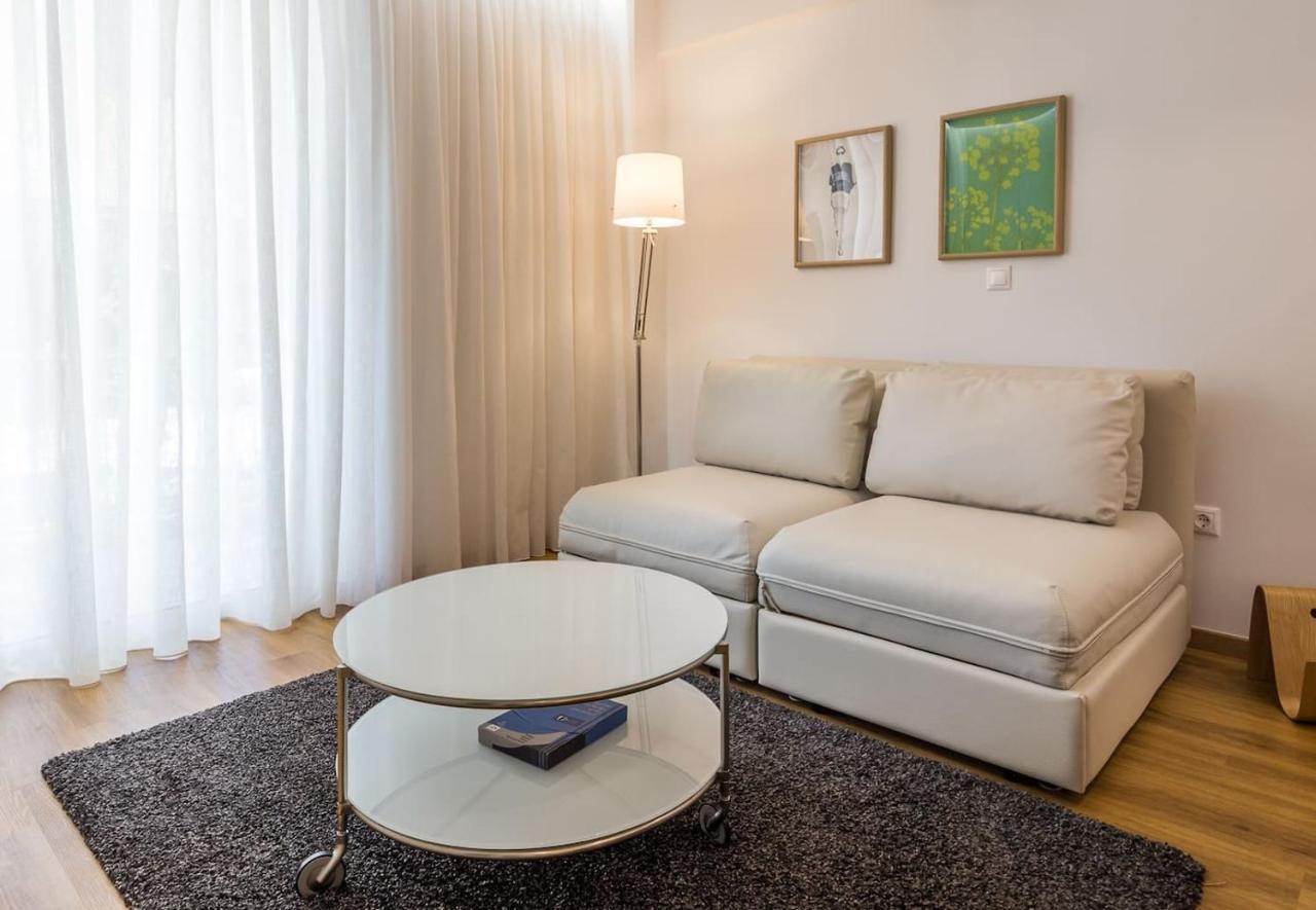 Elegant Apartment W Great Balcony In Vouliagmeni Aten Exteriör bild