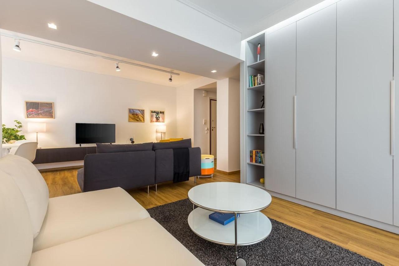 Elegant Apartment W Great Balcony In Vouliagmeni Aten Exteriör bild